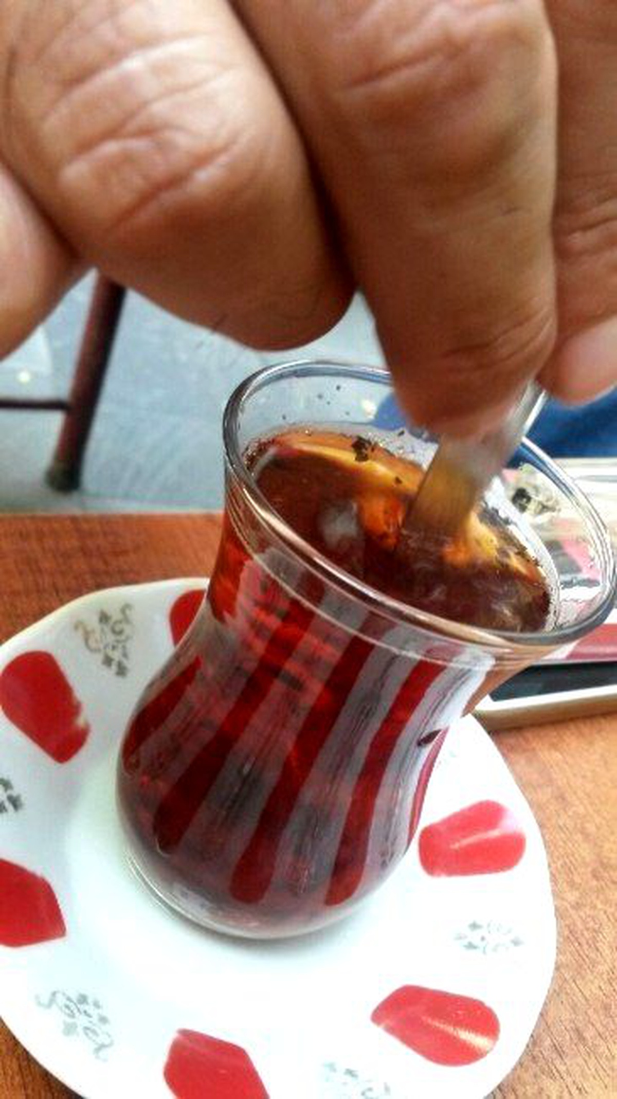 Tatvan\'da Çay Fiyatı Tartışması