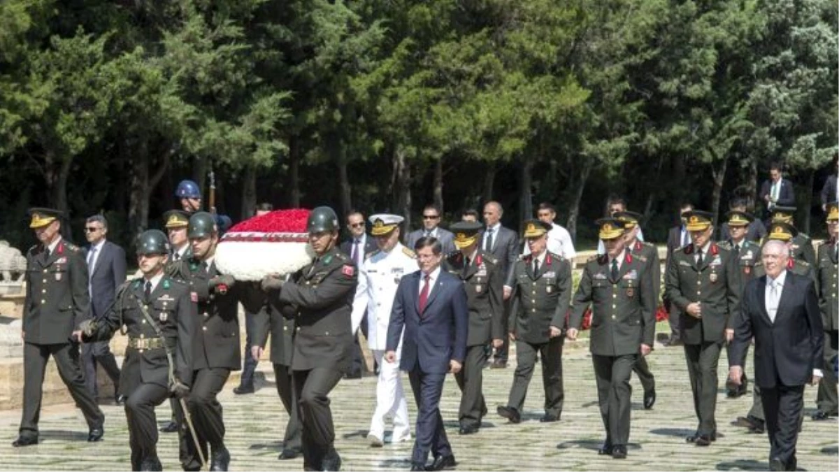 Yaş Üyeleri Anıtkabir\'i Ziyaret Etti