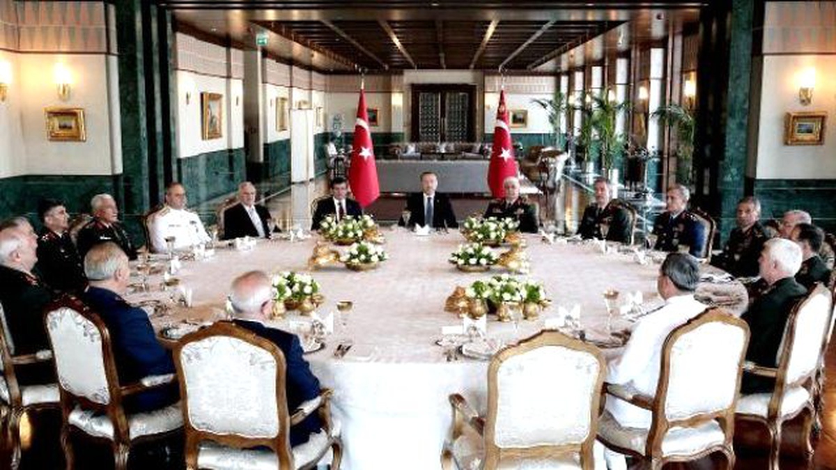 Yaş Üyeleri, Cumhurbaşkanı Külliyesi\'ndeki Öğle Yemeğine Katıldı