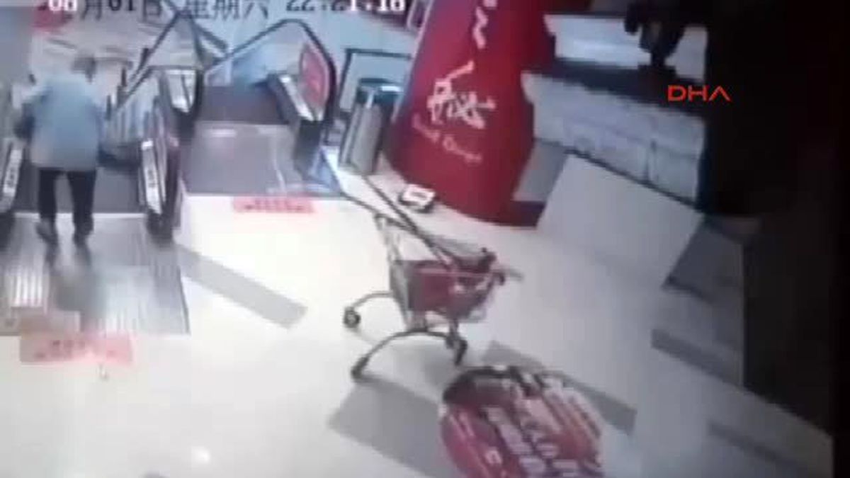 Yürüyen Merdivende Bacağı Koptu