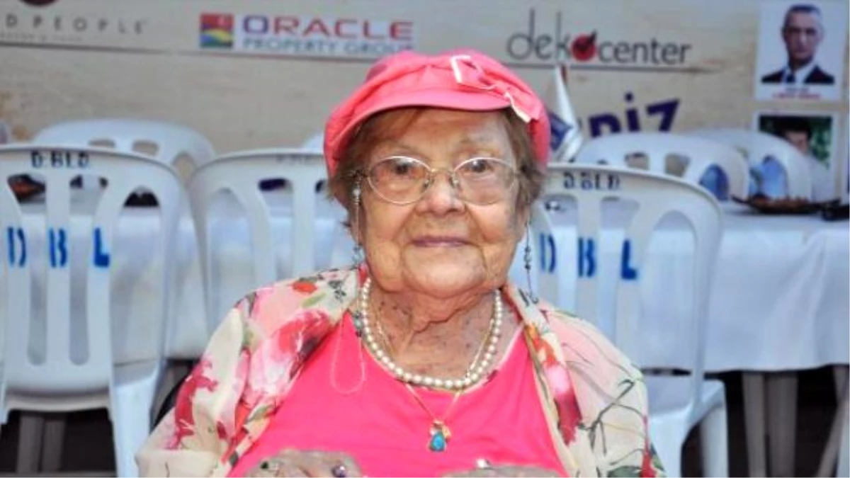 101 Yaşındaki Sümeroloğ İlmiye Çığ, Okurlarıyla Buluştu