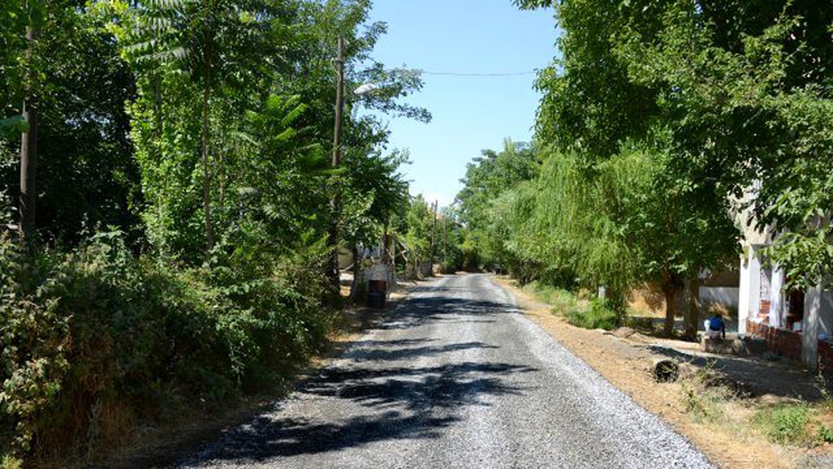5 Mahallenin Daha Yol Sorunu Çözüldü