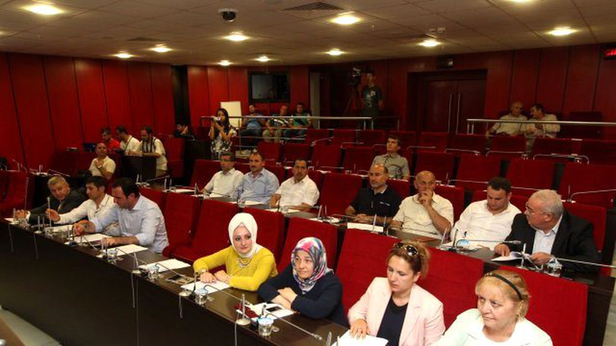 Ağustos Meclisinde 1. Oturum Tamam