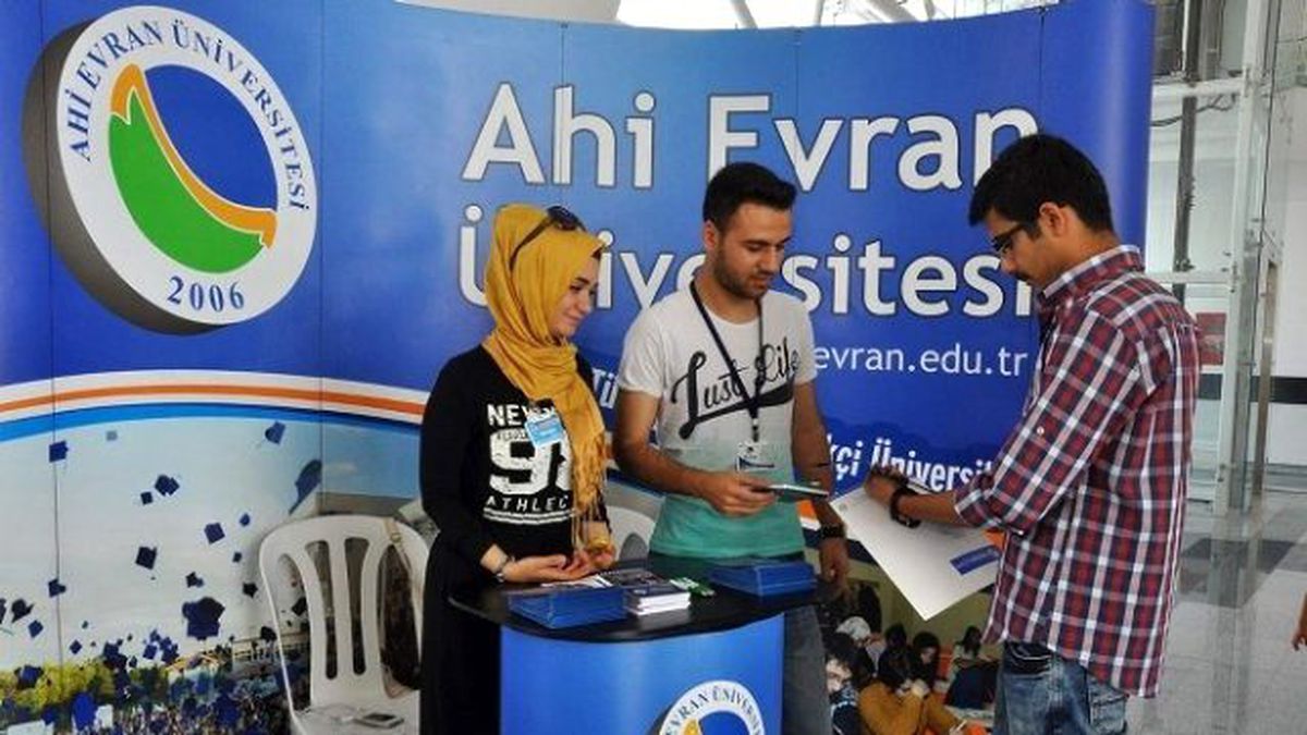 Ahi Evran Üniversitesi Yeni Öğrencilerini Karşılıyor