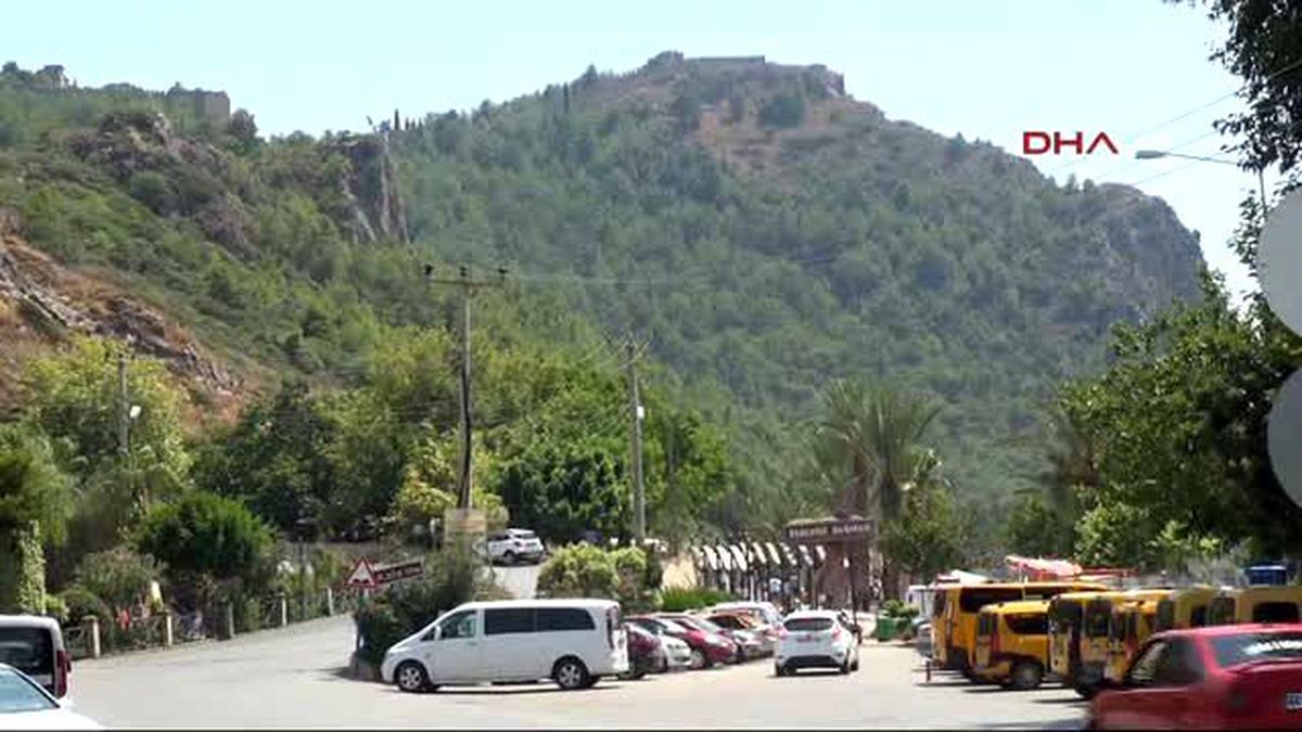 Alanya Turistlere Buzlu Yarışma