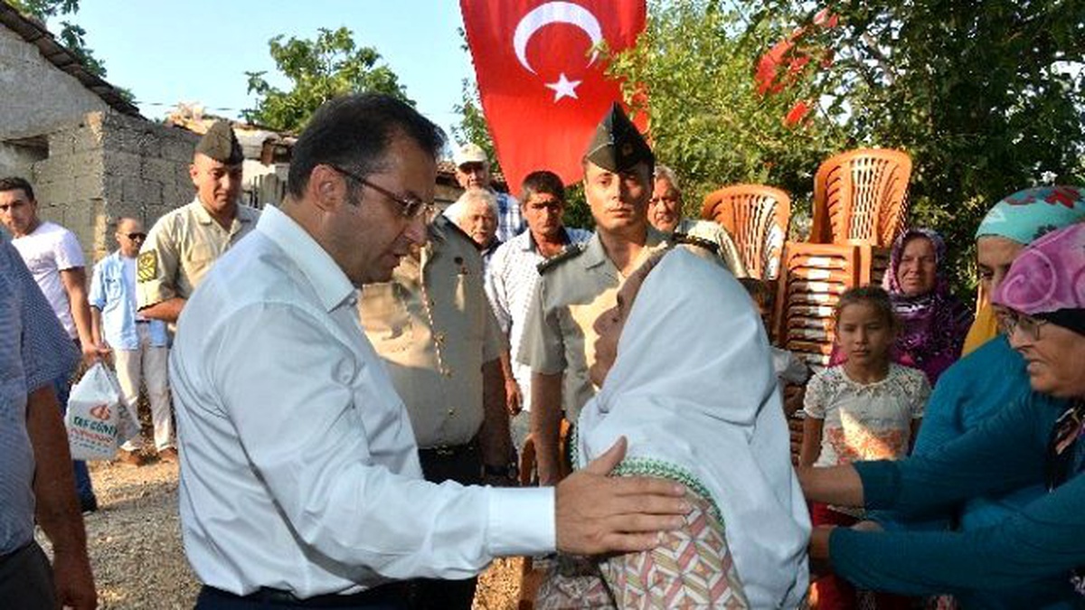 Antalya Valisi Türker\'den Şehit Ailesine Başsağlığı Ziyareti