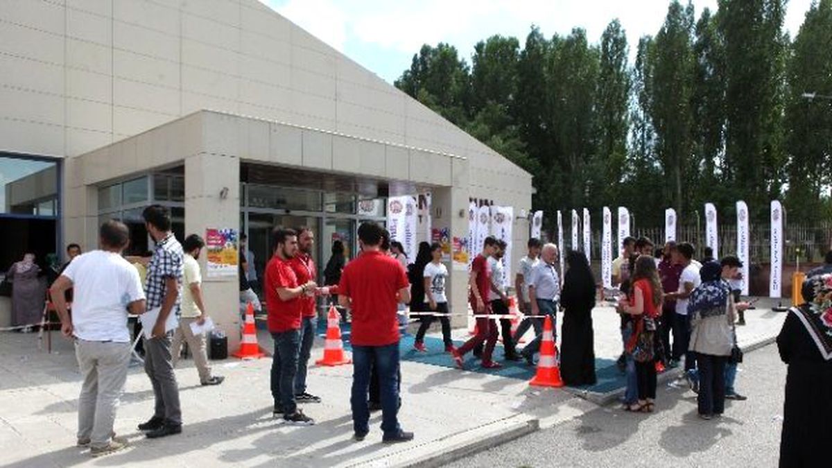 Atatürk Üniversitesi\'nde Kayıtlar Başladı