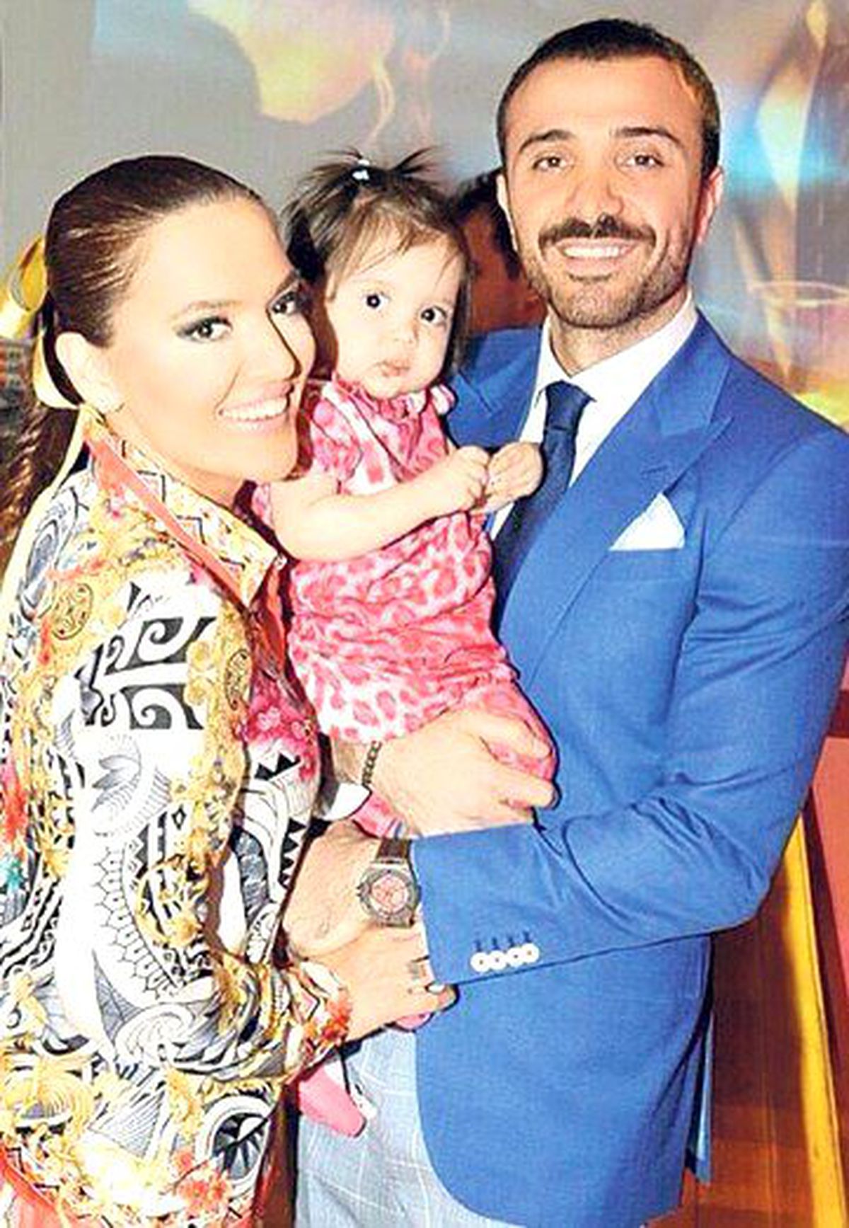 Demet Akalın'ın Kızı Hira Hastalandı