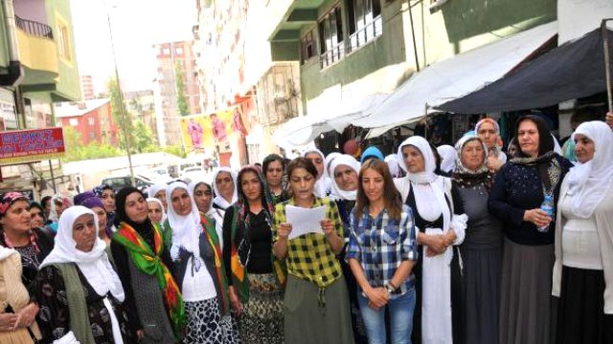 Hakkari\'de Barış Anneleri\'nden \'Savaşı Durdurun\' Çağrısı
