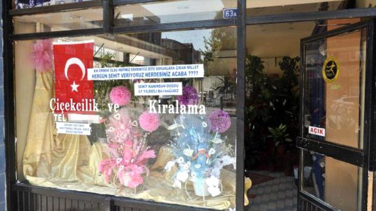 Kayseri\'de Teröre, Bayraklı, Yazılı Protesto