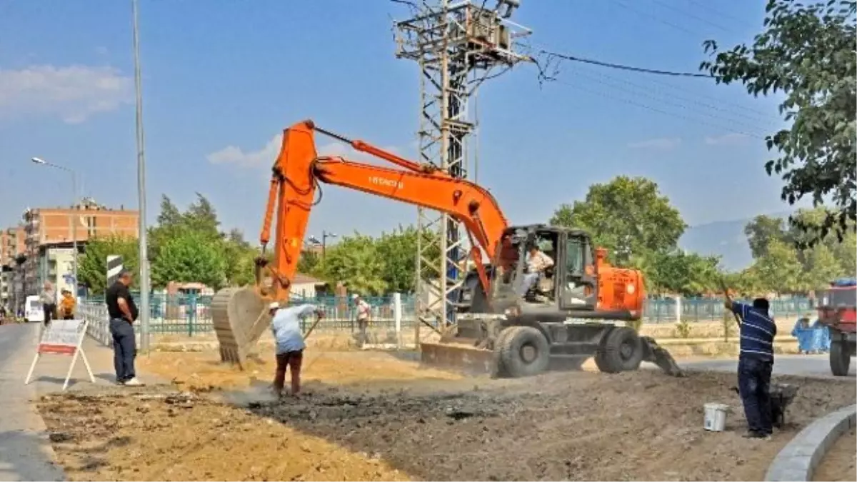 Nazilli\'de Dereköy Çayı Yol Bağlantı Çalışması Gerçekleştirildi