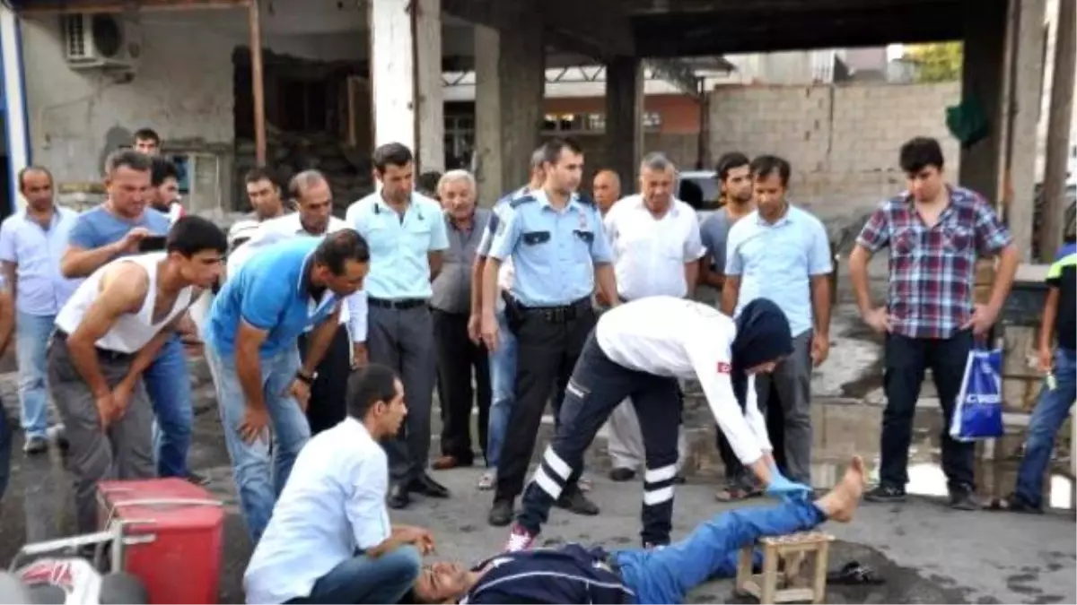 Otomobilin Çarptığı Kasksız Motosikletli Yaralandı