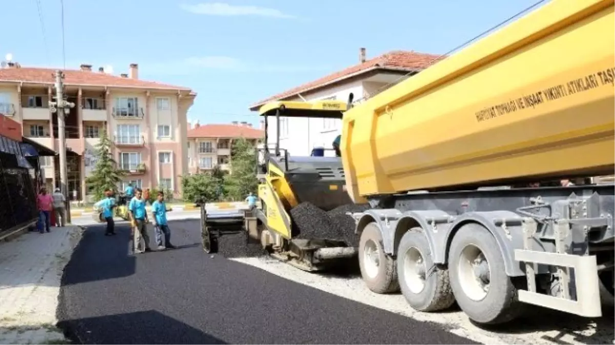 Sapanca Belediyesi Ekipleri Güldibi Mahallesinde Asfalt Çalışmalarına Devam Ediyor