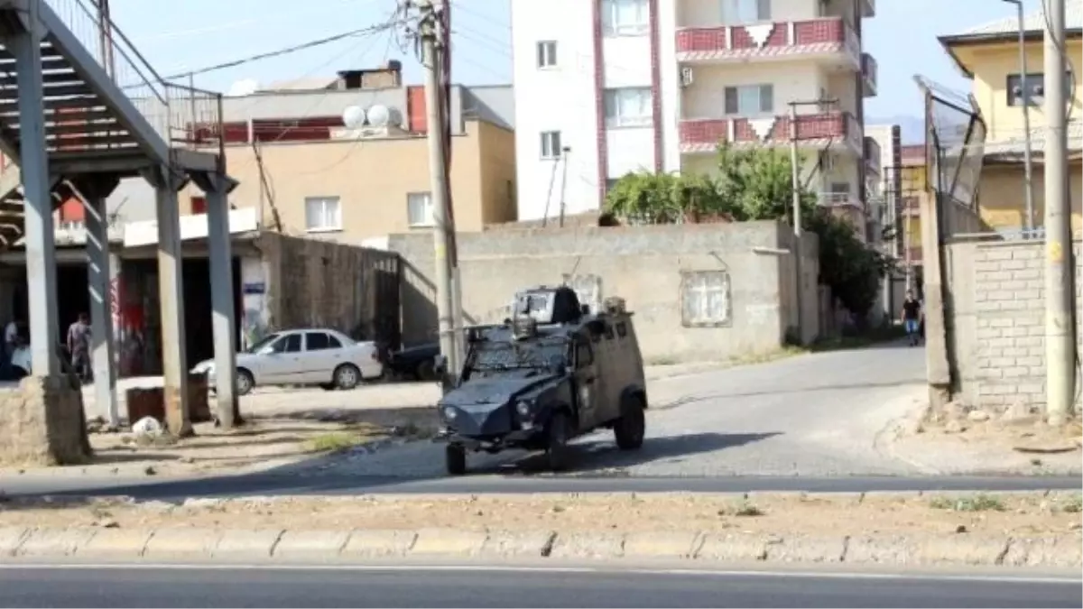 Silopi\'de Zırhlı Tümen Komutanlığı\'na Bombalı Saldırı