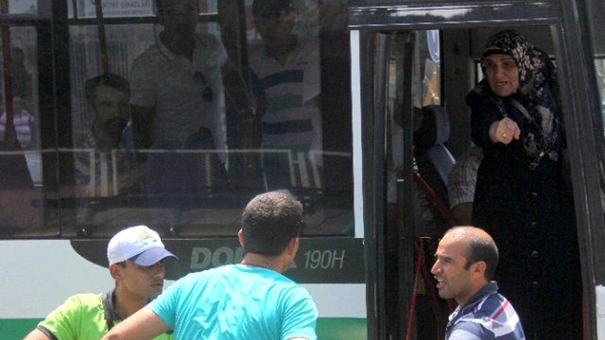Şoförle Tartışan Bıçaklı Gençten "2 Saat Güneş Yedim" Savunması