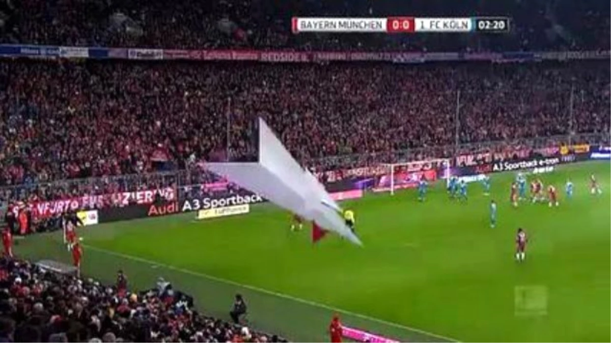 Video: Bundesliga\'da Geçen Sezonun En İyi Golleri: Bastian Schweinsteiger (Bayern Münih - Köln)
