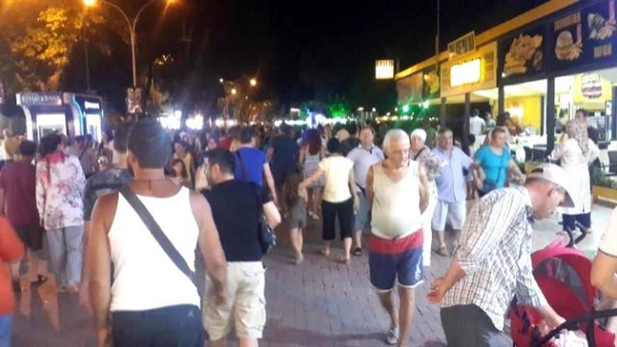 Akçay\'a Tatilci Akını