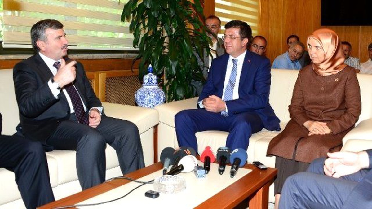 Bakan Zeybekçi: "Konya Belediyecilikte Örnek Bir Şehir"