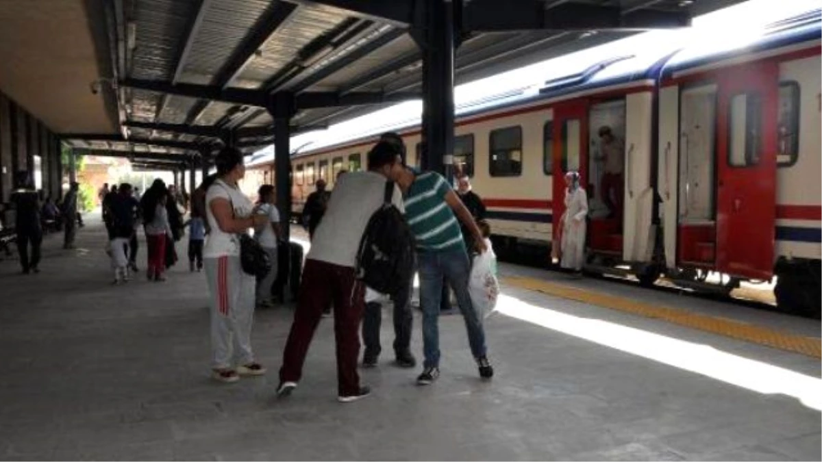 Tunceli-Erzincan Kara Yolu 6 Gündür Kapalı! Kars\'a Tren Seferleri de Yapılamıyor