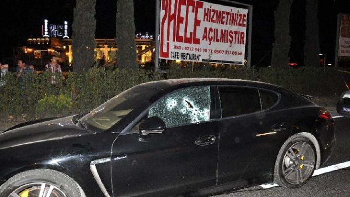 E-5\'te Seyir Halindeki Lüks Otomobile Silahlı Saldırı