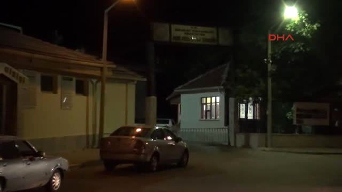 Eskişehir Açık Cezaevi\'nde Hükümlüler Gıda Zehirlenmesi Şüphesiyle Hastaneye Kaldırıldı