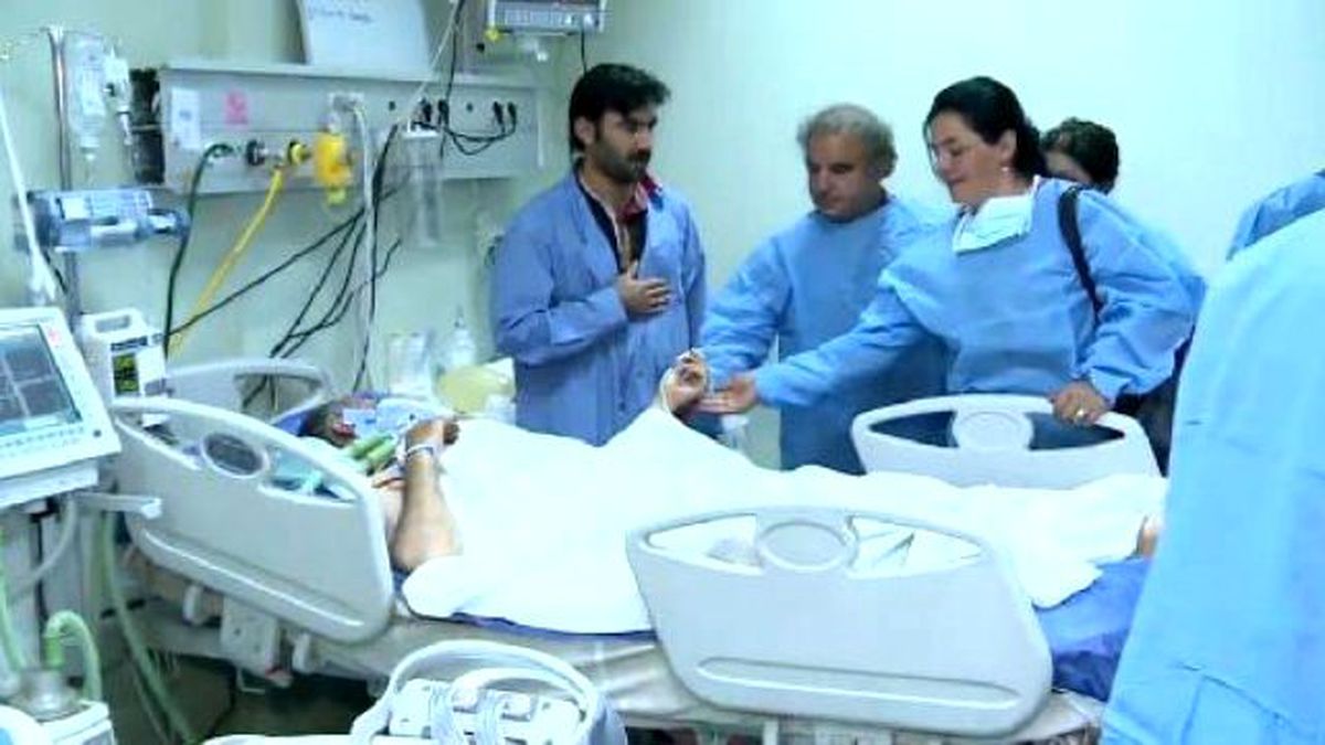 HDP Heyeti Kandil\'e Gitmeden Önce Yaralıları Ziyaret Etti