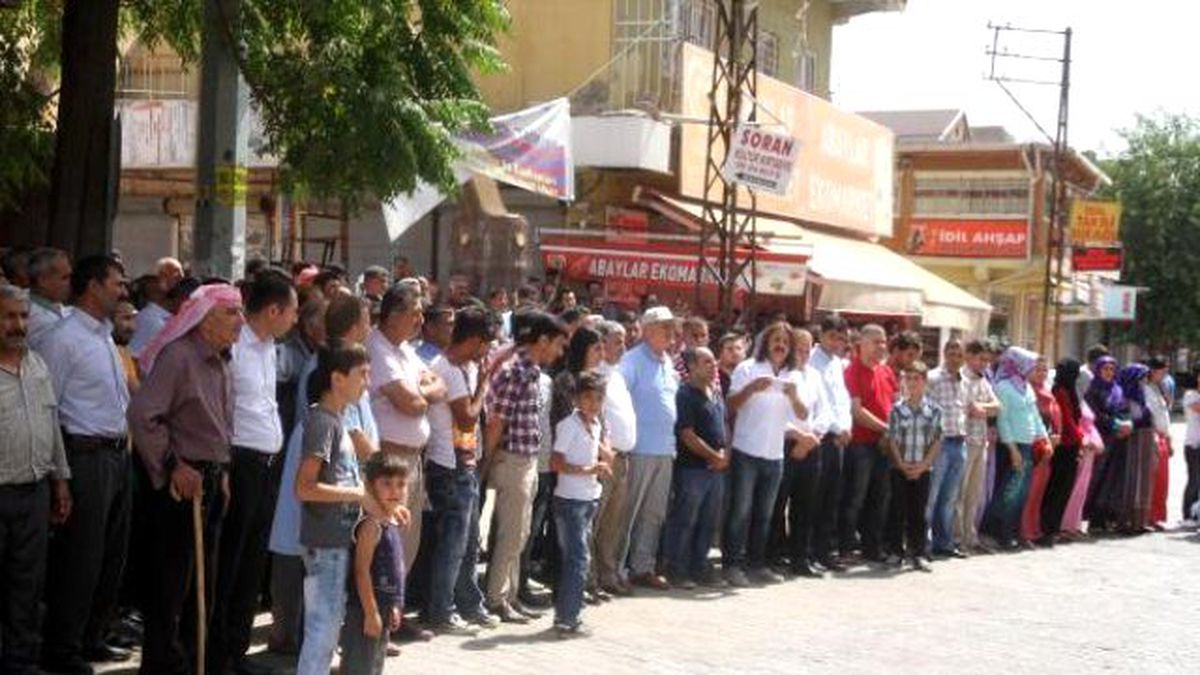İdil\'de Esnaftan \'Çatışmalar Bitsin\' Eylemi