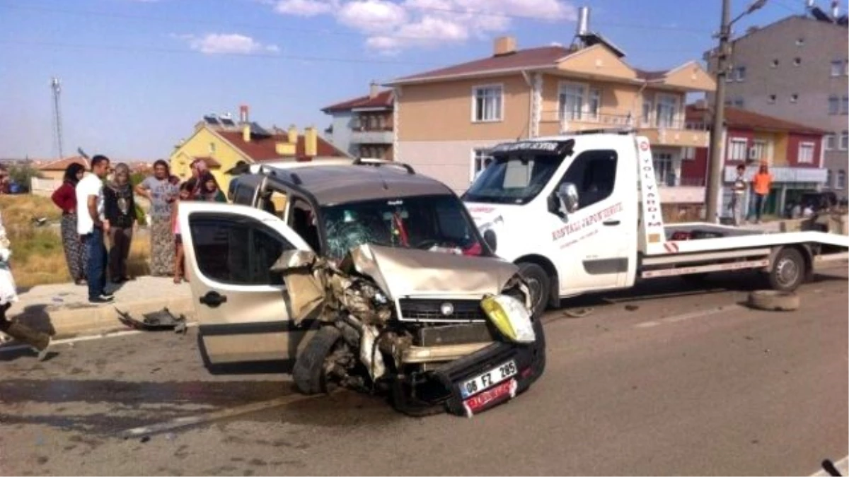 Konya\'da Trafik Kazası: 9 Yaralı