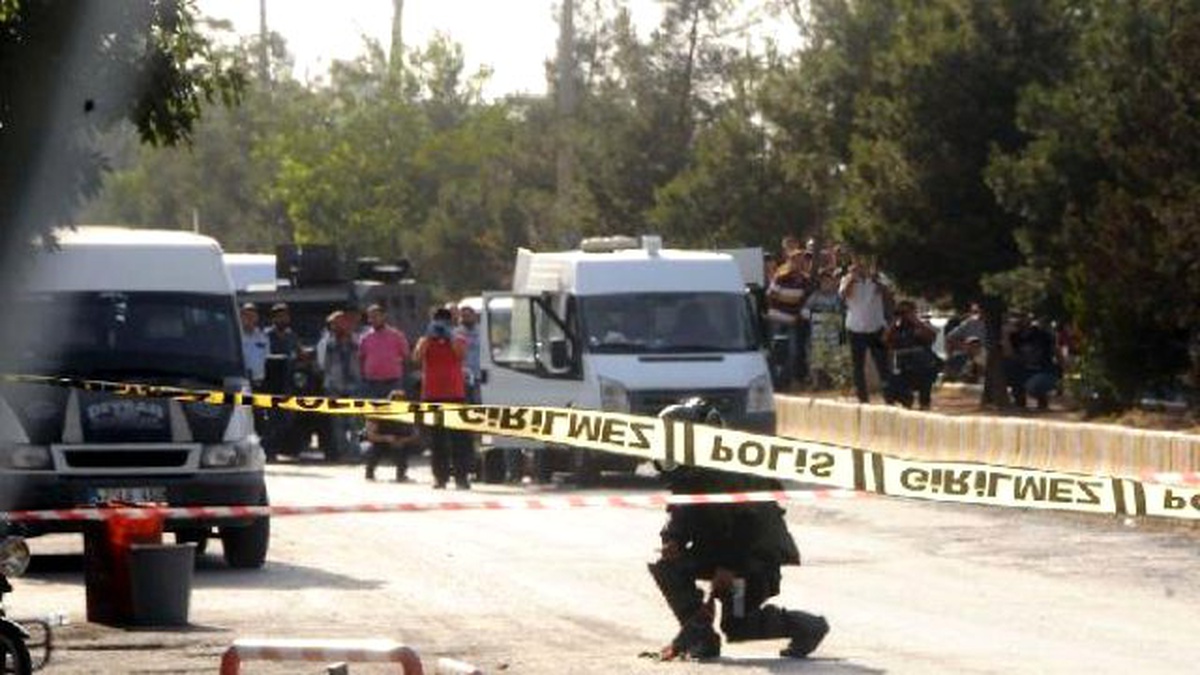 Midyat\'ta Şüpheli Paket Fünye ile Patlatıldı