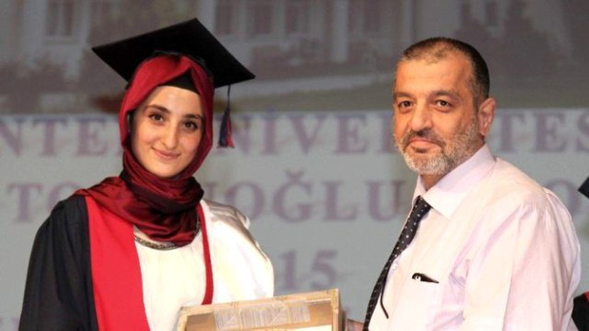 Naci Topçuoğlu Meslek Yüksekokulu Yedinci Dönem Mezunlarını Verdi