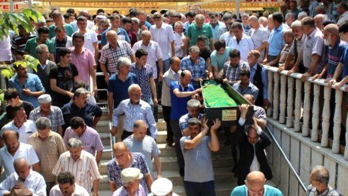Organlarıyla 4 Kişiye Hayat Veren 12 Yaşındaki Çocuk, Gözyaşlarıyla Uğurlandı