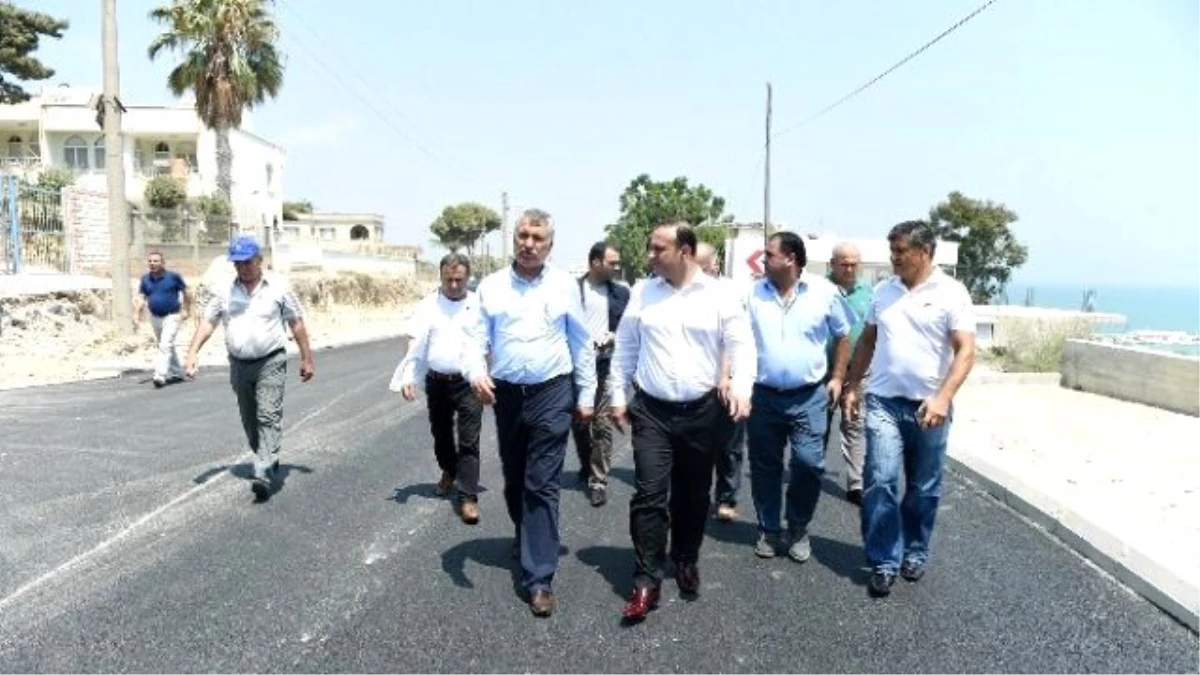 Seyhan Belediyesi Karataş\'ın Yollarını Asfaltlıyor