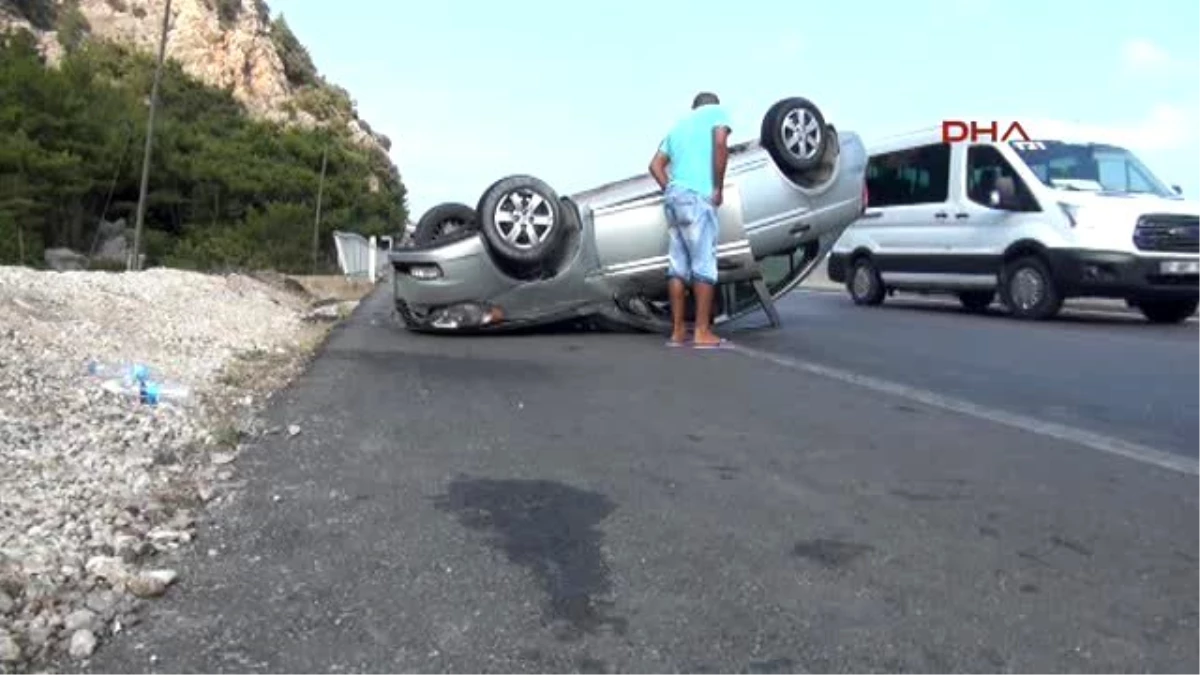 Antalya - Takla Atan Otomobilde 2 Yaralı
