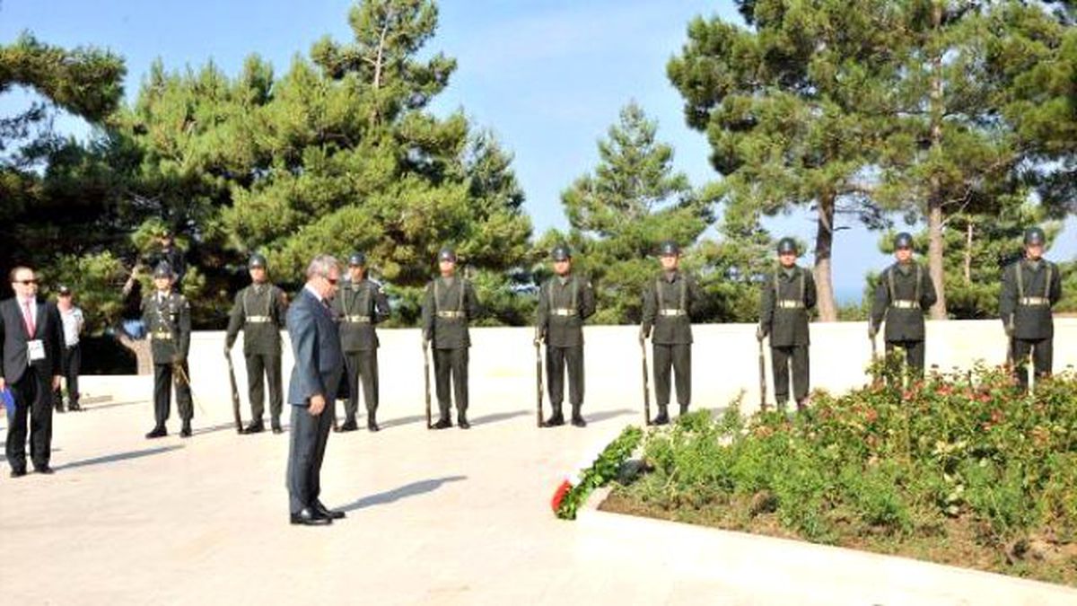 Anzak Torunları 100\'üncü Yıla Özel İkinci Törende Atalarını Andı