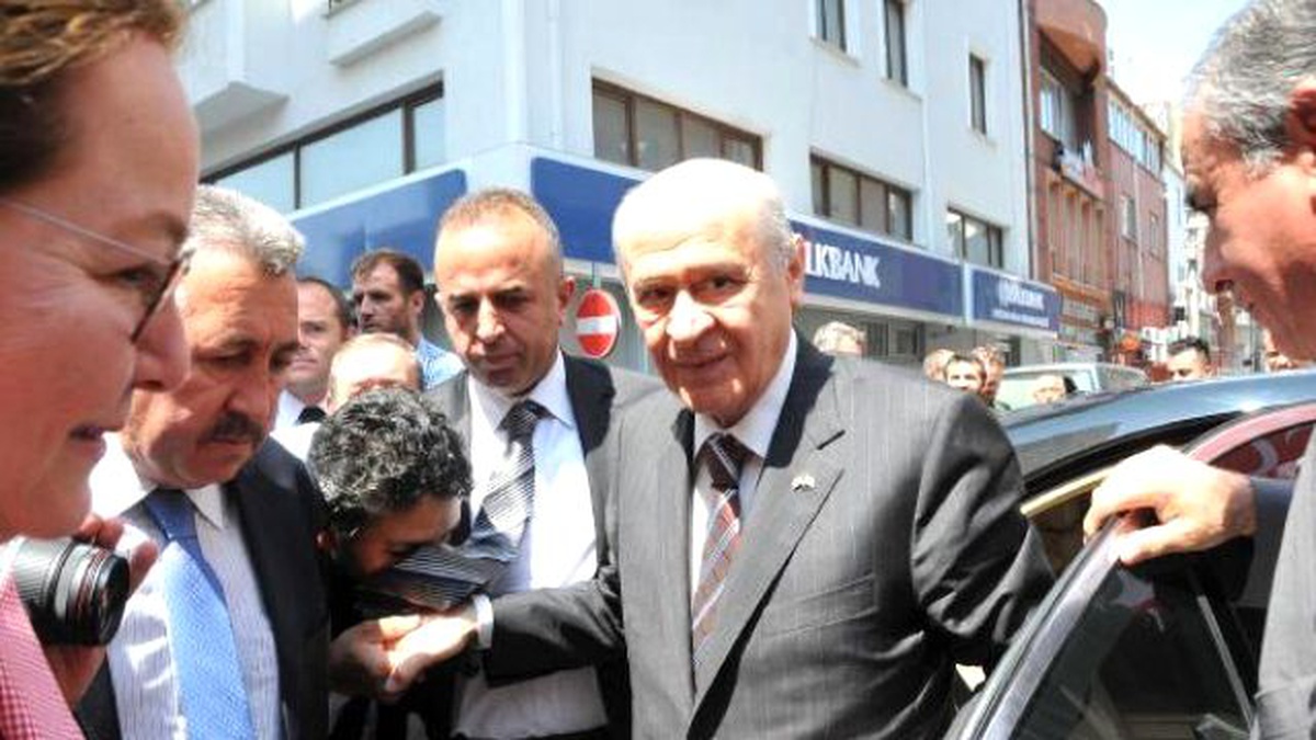 Bahçeli: AKP ile CHP Koalisyonunu Cuma Günü Namaz Sonrası Kurmalılar