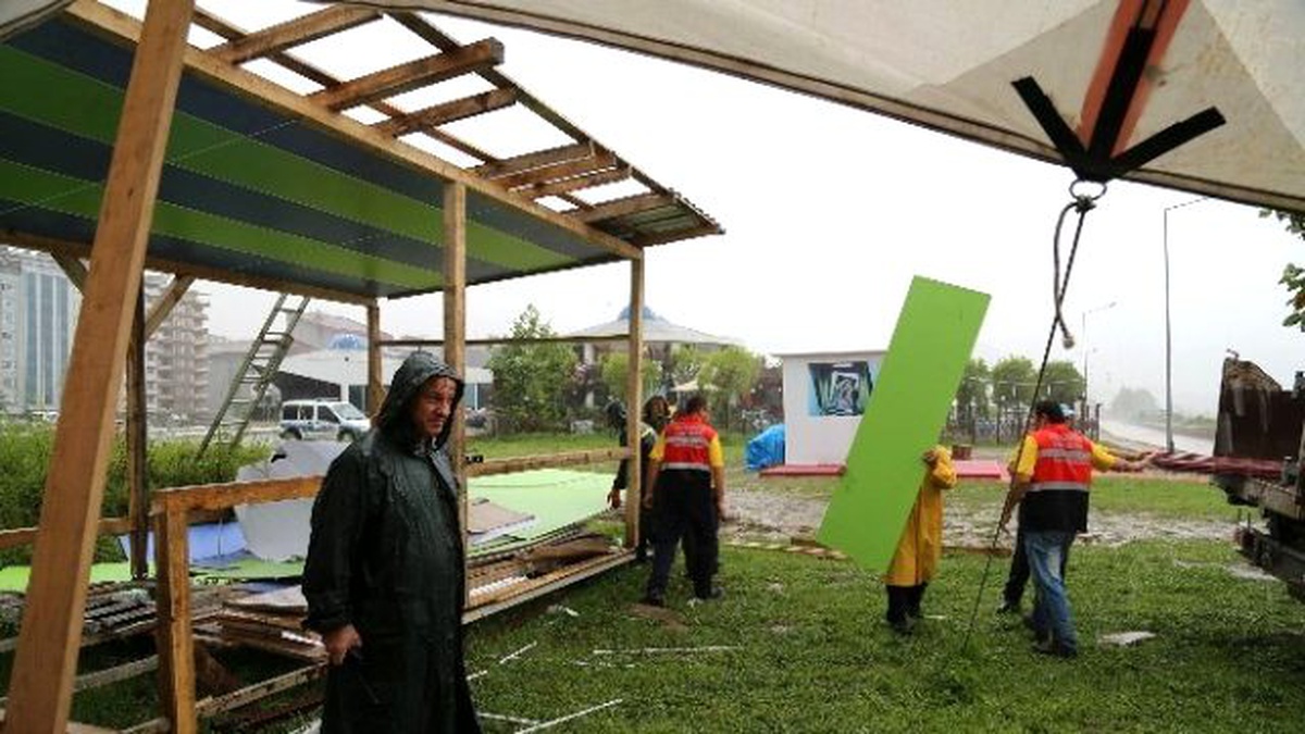 Belediye Korsan Tezgahları Temizledi