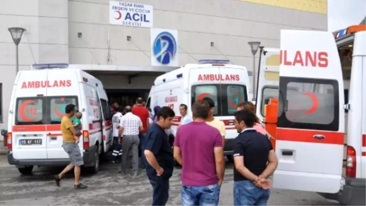 Burdur\'da Midibüs Devrildi: 2 Ölü, 11 Yaralı (3)