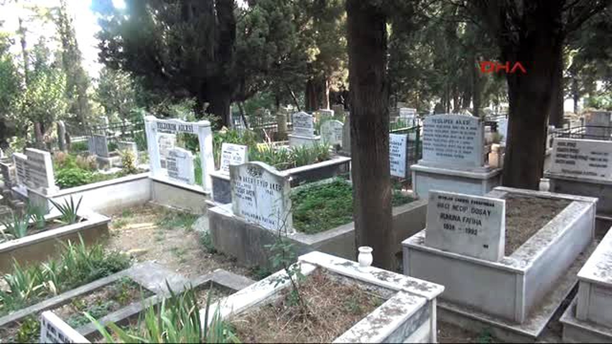 Bursa - Polis Dün Vazgeçirdi, Bu Sabah Aynı Mezarlıkta İntihar Etti