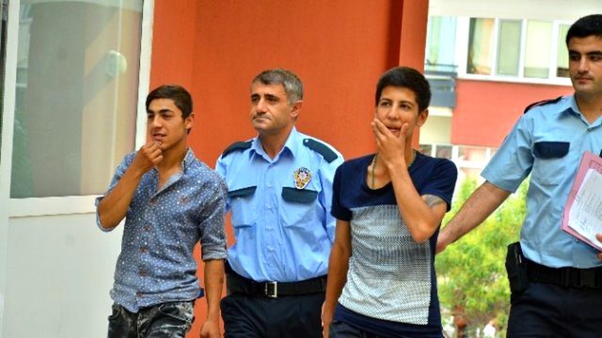 Çaldıkları Motosikleti Sahibine Satmayınca Bıçakladılar