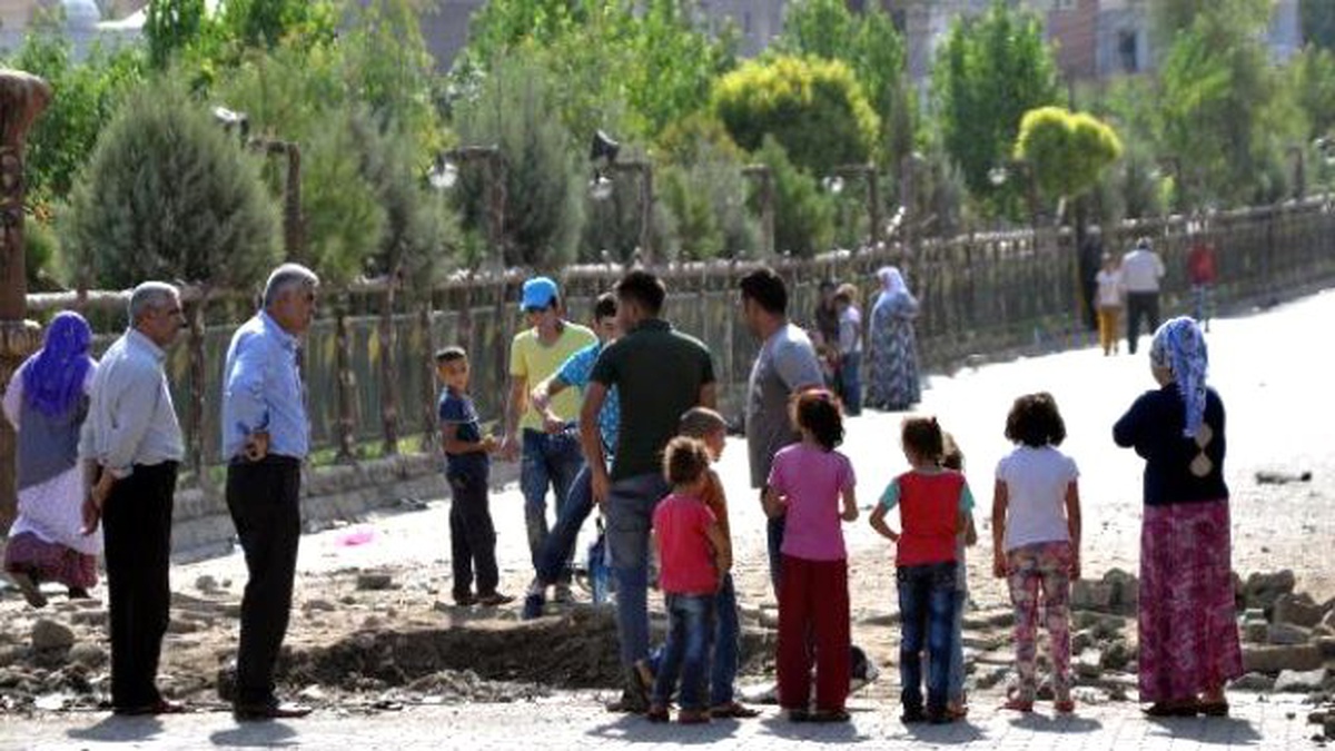 Cizre\'de Minibüs Geçerken Bomba Patladı: 1 Ölü