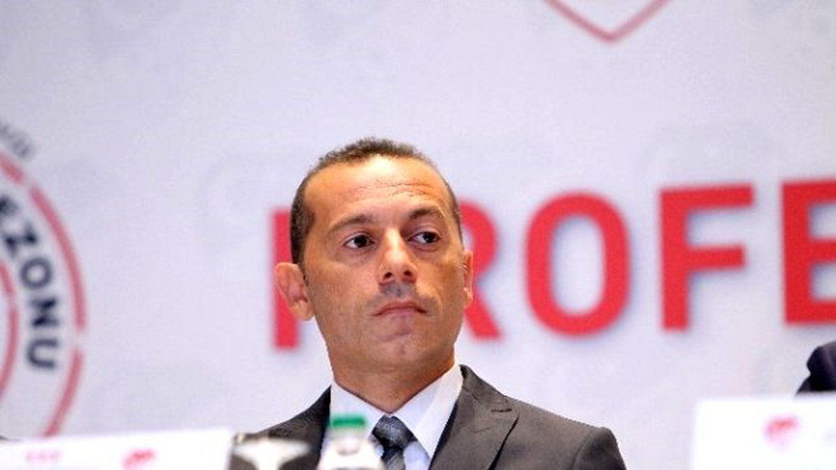 Cüneyt Çakır: 40 Yıl Daha Beklemek İstemiyoruz