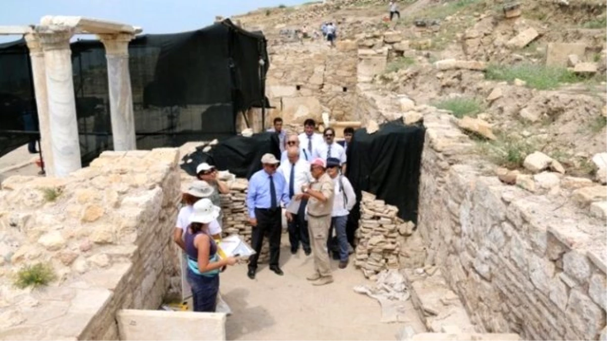 Denzli Valisi Kocatepe, Hierapolis Kazılarını İnceledi