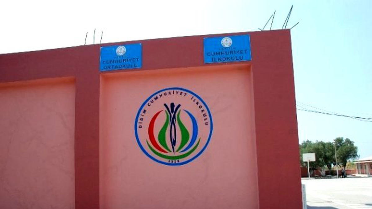 Didim\'in 87 Yıllık Tarihi Okulu Taşındı
