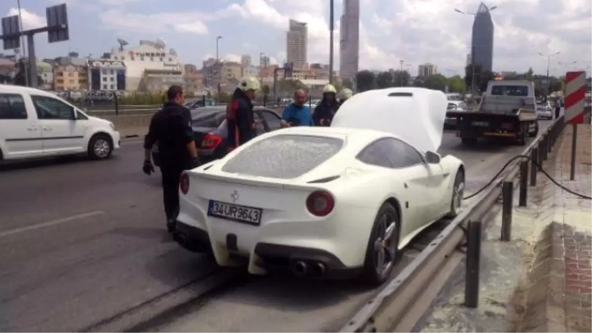 E-5\'te Ferrari Yandı, Trafik Yoğunlaştı