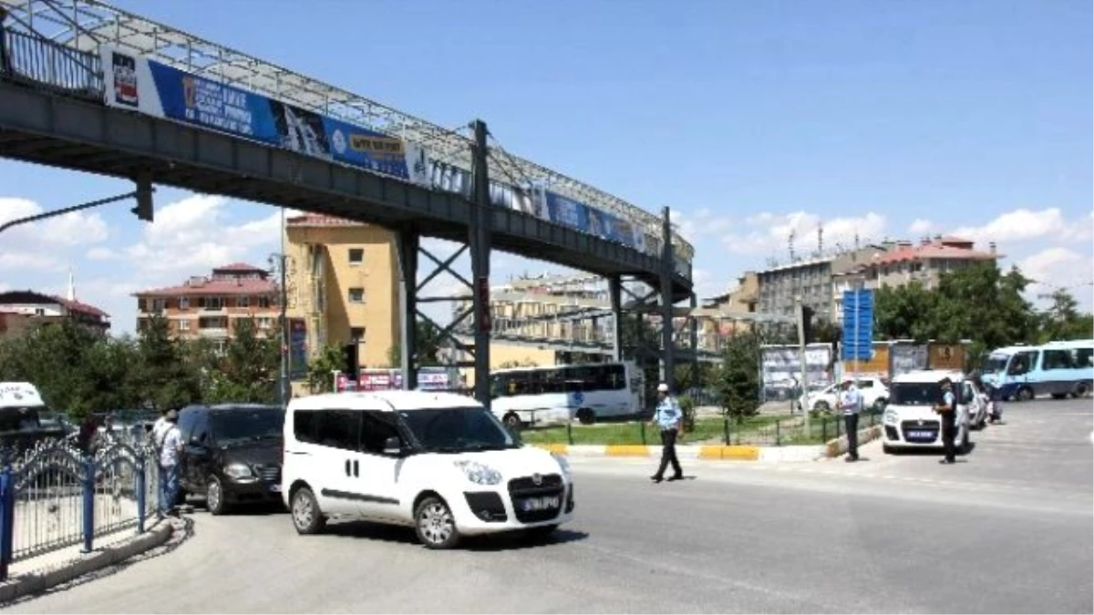 Erzurum\'da Şüpheli Araç Paniği