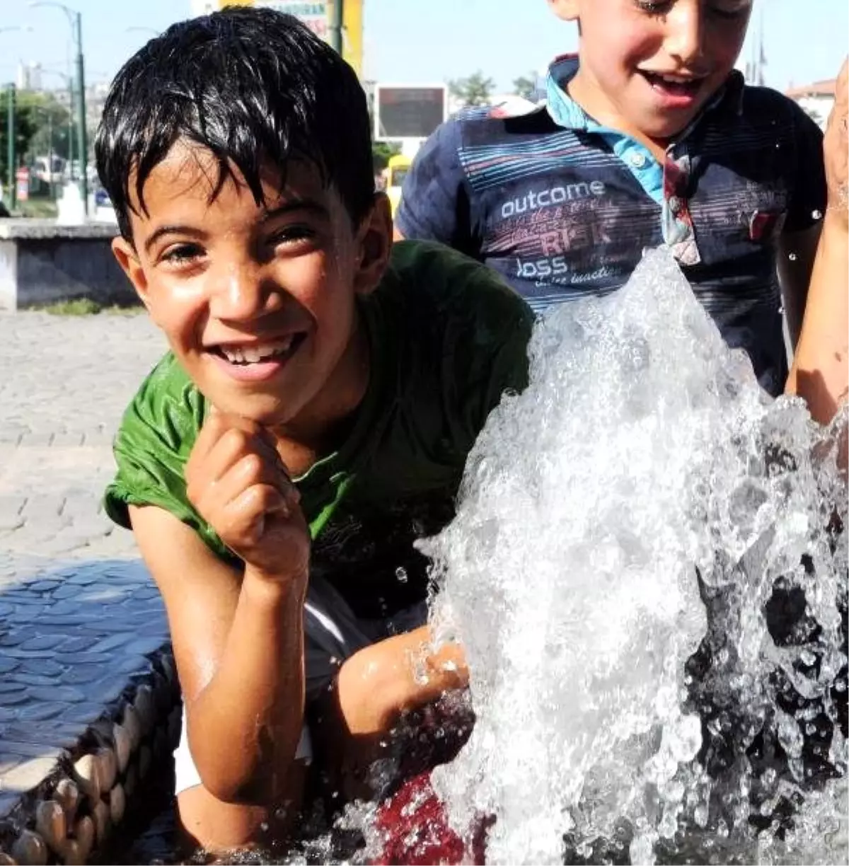 Gaziantep\'te Hava Sıcaklığı Zor Anlar Yaşatıyor