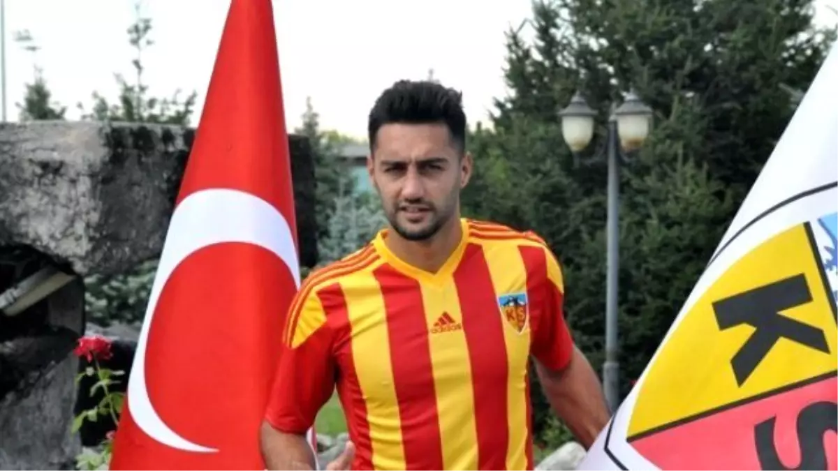 Kayserispor Mustafa Akbaş\'ı Renklerine Bağladı