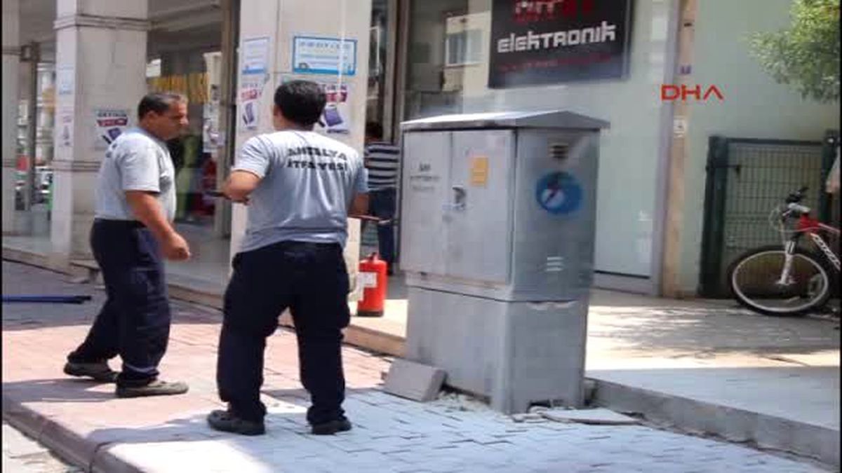 Kemer Yanan Elektrik Panosu Korkuttu