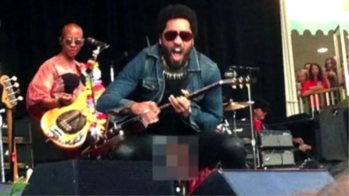 Lenny Kravitz And Steven Tyler\'s Daughters Cringe Over Dad\'s \'Penisgate\' Texts