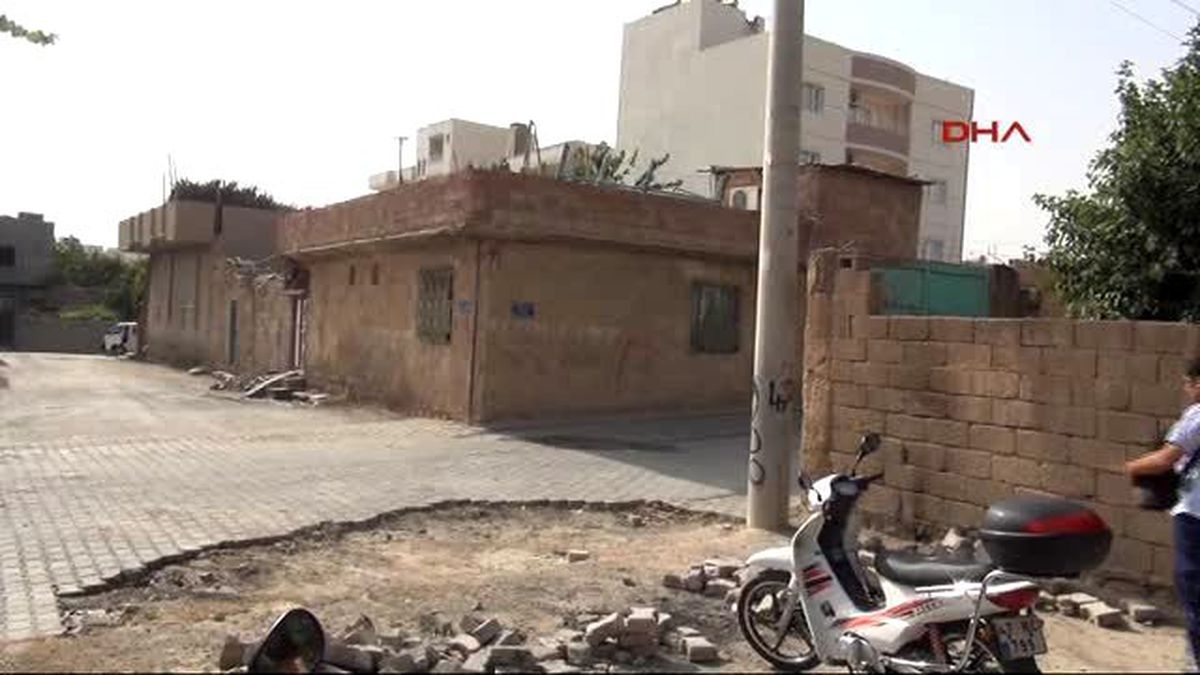 Nusaybin\'de Sokaklarda Hendek Kapatan Polise Ateş Açıldı
